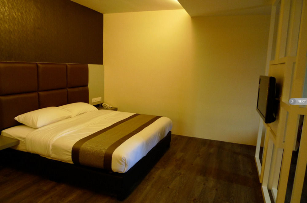 Hotel Austin Paradise - Taman Pulai Utama Skudai Exterior foto